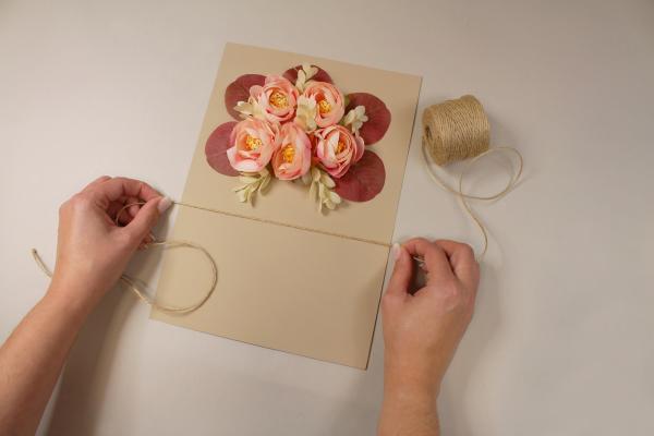 Vyrobte si přání s něžnou kyticí