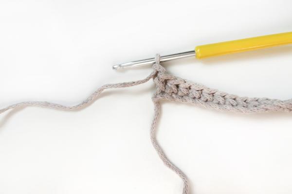 Jednoduchá háčkovaná kabelka ze 4 obdélníků