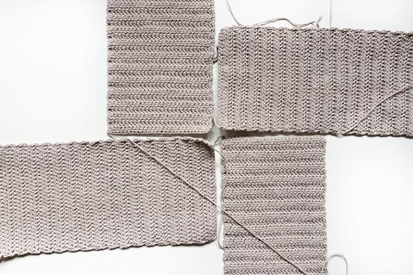 Jednoduchá háčkovaná kabelka ze 4 obdélníků