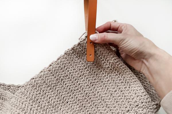 Jednoduchá háčkovaná kabelka ze 4 obdélníků