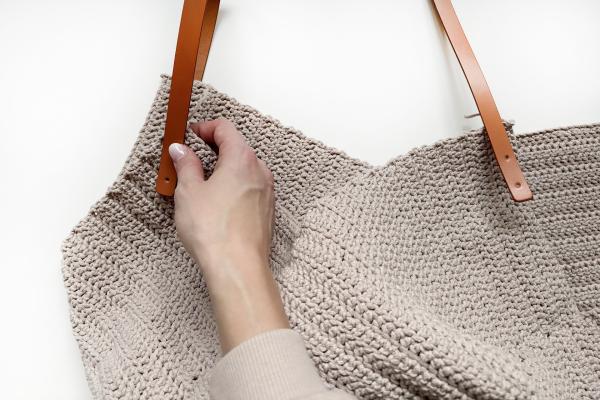 Jednoduchá háčkovaná kabelka ze 4 obdélníků