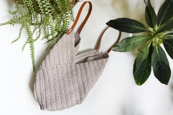 Jednoduchá háčkovaná kabelka ze 4 obdélníků