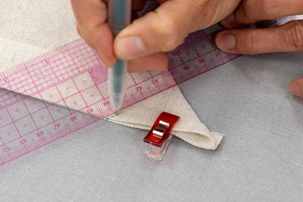Jak ubrusu či prostírání ušít hezké rohy