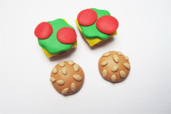 Hamburger jako náušnice