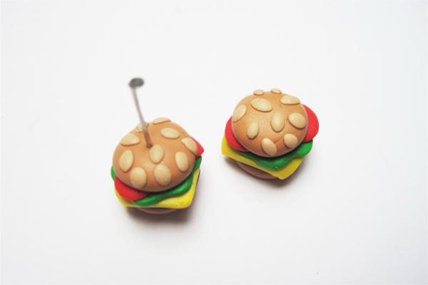 Hamburger jako náušnice